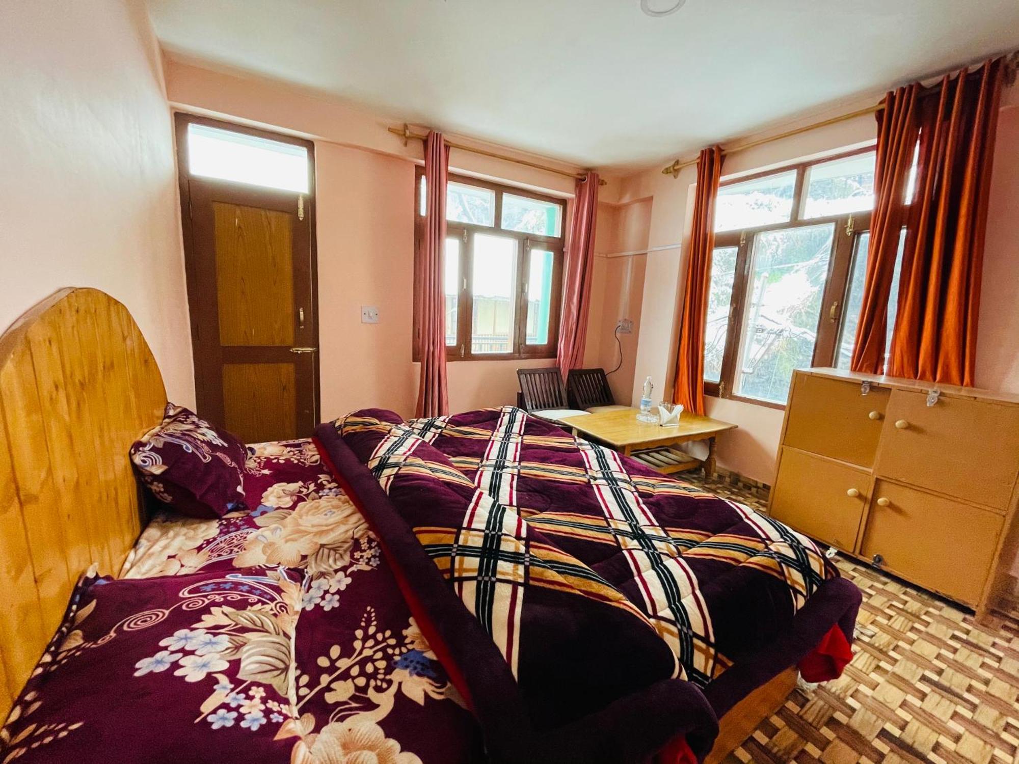 La Voglia-Old Manali Hostel Buitenkant foto